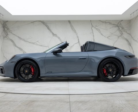 Porsche 911 Targa 4 GTS (992) 