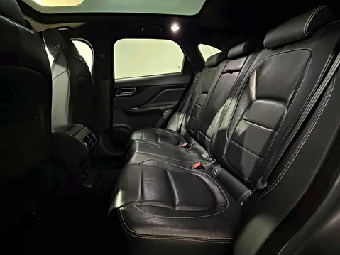 Jaguar F-Pace R-SPORT AWD 24