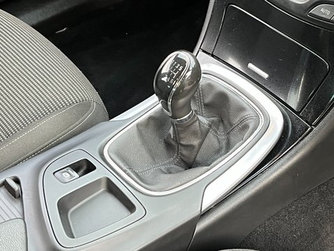 Vauxhall Insignia 1.8i VVT SRi 5dr 26