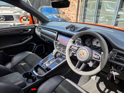 Porsche Macan 2.9 Macan GTS Semi-Auto 4WD 5dr 25