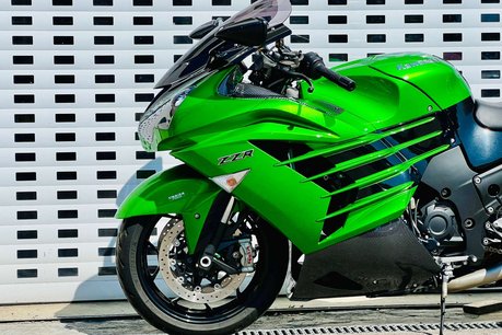 Kawasaki ZX ZZR 1400 24