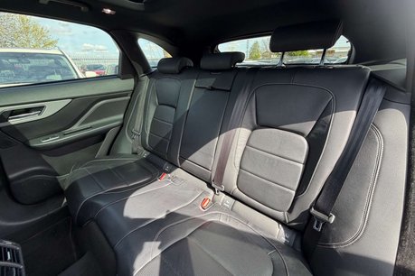 Jaguar F-Pace 3.0 F-PACE V6 S AWD D Auto 4WD 5dr 34