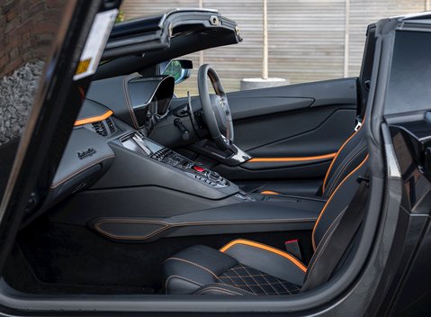 Lamborghini Aventador S LP740-4 Roadster 18
