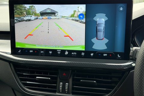 Ford Focus ST -PAN ROOF -PARKING/PERFORMANCE/ASSIST PACKS -HUD -B&O - MEAN GREEN 48