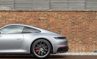 Porsche 911 Carrera 4S (992) 28