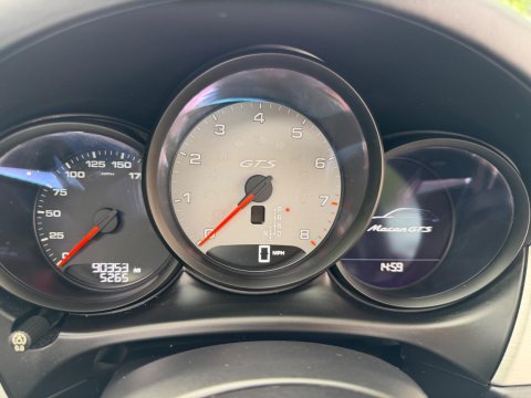 Porsche Macan GTS PDK 57