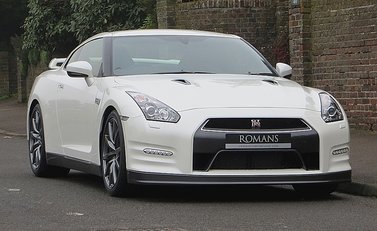 Nissan GT-R Premium Edition 1