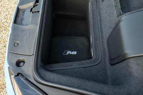 Audi R8 5.2 FSI V10 Performance Carbon Black Coupe 2dr Petrol S Tronic quattro Euro 48