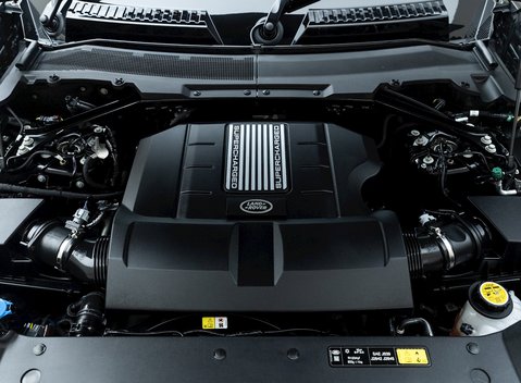 Land Rover Defender 90 V8 Bond Edition 28