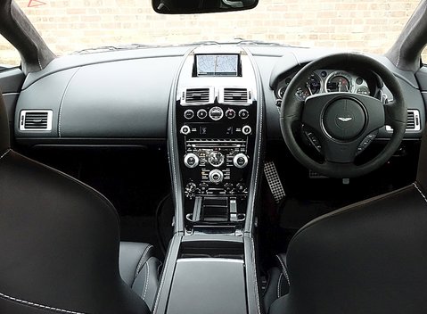 Aston Martin V8 Vantage S 4
