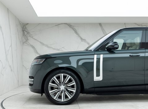 Land Rover Range Rover P440e Autobiography LWB PHEV 26