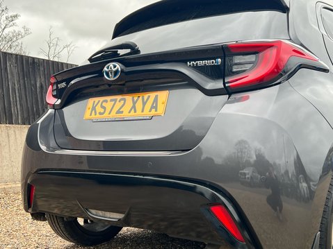 Toyota Yaris EXCEL FHEV 18