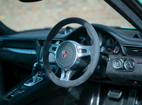 Porsche 911 (991) Carrera GTS 11