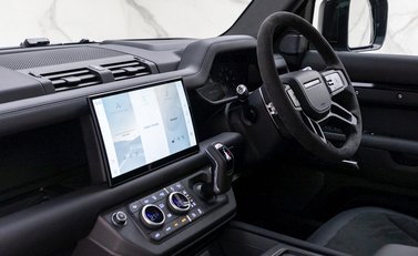 Land Rover Defender 110 V8 16