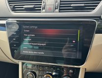 Skoda Superb 2.0 TDI Laurin & Klement Estate 5dr Diesel DSG Euro 6 (s/s) (150 ps) 23