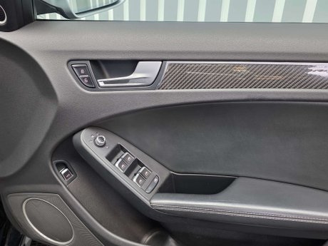 Audi RS4 4.2 FSI V8 Estate 5dr Petrol S Tronic quattro Euro 5 (450 ps) 34