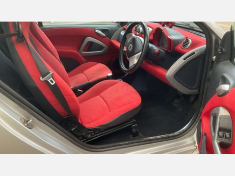 Smart Fortwo Coupe 0.8 CDI Passion Coupe 2dr Diesel SoftTouch Euro 5 (54 bhp) 10