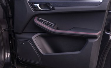 Porsche Macan GTS 24