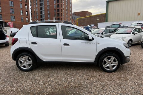 Dacia Sandero Stepway LAUREATE TCE.. 1 OWNER FROM NEW.. SERVICE HISTORY.. A/C.. STUNNING EXAMPLE 3
