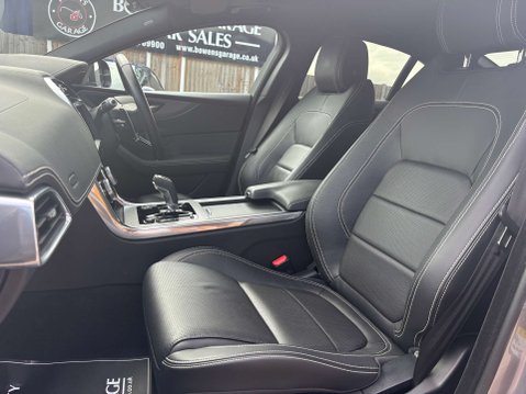Jaguar XE 2.0 XE R-Dynamic S D Auto 4dr 38