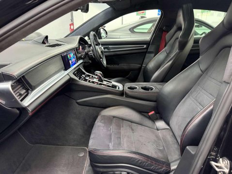 Porsche Panamera 4.0T V8 GTS Saloon 5dr Petrol PDK 4WD Euro 6 (s/s) (460 ps) 34