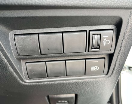 Toyota Yaris ICON HEV CVT 58