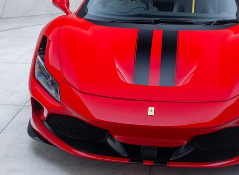 Ferrari F8 Spider 37
