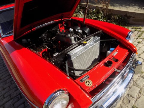 MG B GT 44