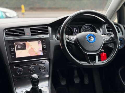 Volkswagen Golf 2.0 Golf SE Nav TDI BlueMotion Technology 5dr 13