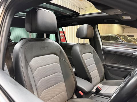 Volkswagen Tiguan 2.0 TDI BlueMotion Tech R-Line Euro 6 (s/s) 5dr 34