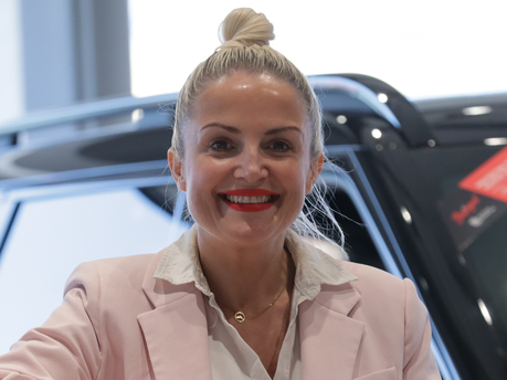 Image of Pam Walker for CARZAR Leasing.