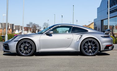 Porsche 911 Turbo S (992) 3
