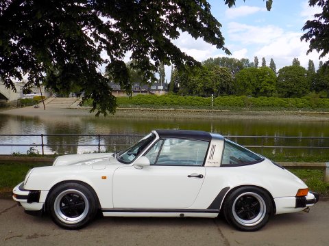 Porsche 911 CARRERA 3.2 TARGA 62