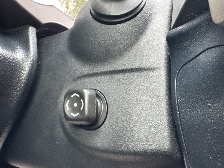 2014 Lexus Is — image 38