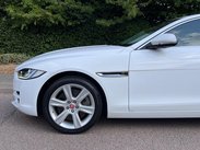 Jaguar XE 2.0i Portfolio Auto AWD Euro 6 (s/s) 4dr 10