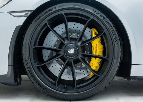 Porsche 911 GT3 TOURING (991.2)