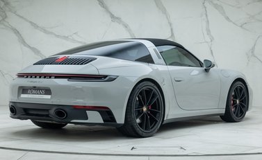 Porsche 911 Targa 4S (992) 5