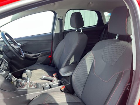 Ford Focus 1.5T EcoBoost Zetec S Red Edition Euro 6 (s/s) 5dr 34