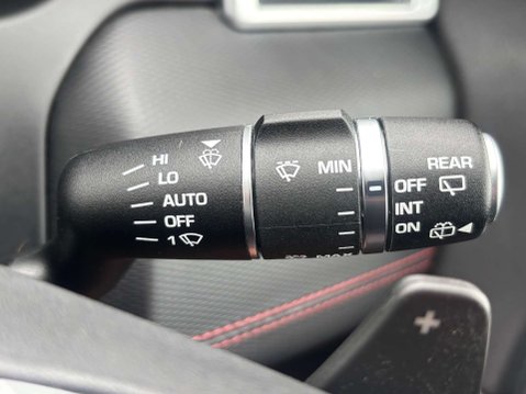 Land Rover Discovery Sport 2.0 TD4 HSE Dynamic Lux SUV 5dr Diesel Auto 4WD Euro 6 (s/s) (180 ps) 36