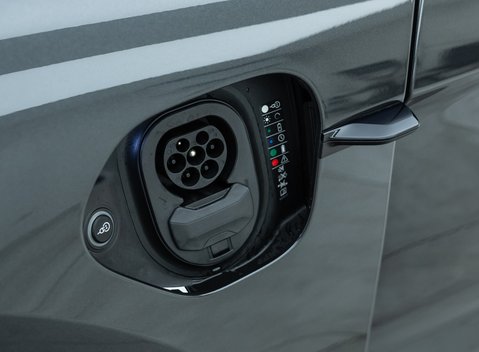 Porsche Taycan TURBO S 37