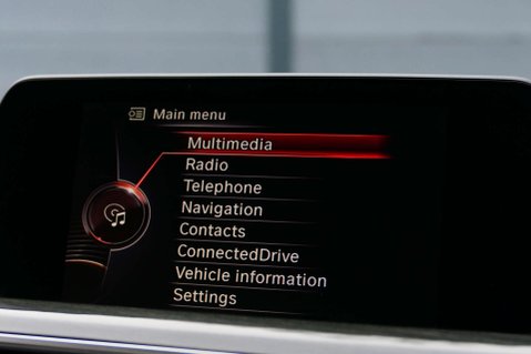 BMW 3 Series 2.0 320i Luxury Auto 4dr 35