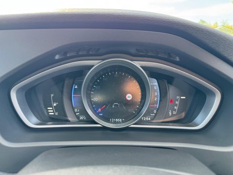 Volvo V40 2.0 D4 R-Design Lux Nav Auto Euro 6 (s/s) 5dr 68