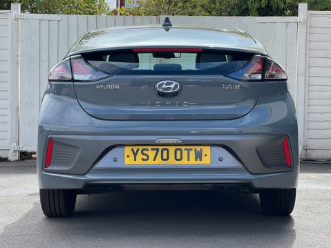 Hyundai IONIQ 1.6 h-GDi Premium Hatchback 5dr Petrol Hybrid DCT Euro 6 (s/s) (141 ps) 9