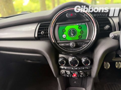 Mini Hatch 1.5 Cooper Sport 3dr 17