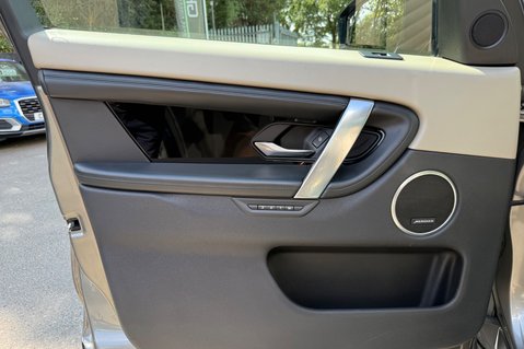 Land Rover Discovery Sport HSE MHEV -PAN ROOF -APPLE CARPLAY -MERIDIAN -ELECTRIC TOWBAR 28
