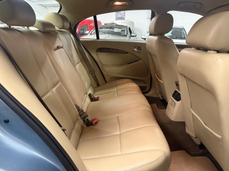 Jaguar S-Type 2.7D V6 4dr 12