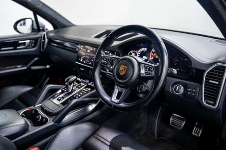 Porsche Cayenne 4.0T V8 GPF Turbo SUV 5dr Petrol TiptronicS 4WD Euro 6 (s/s) (550 ps) 2