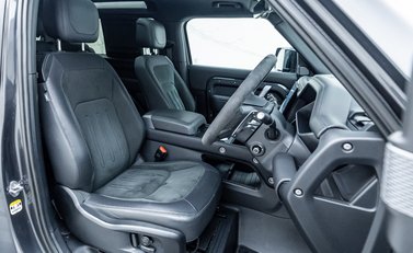 Land Rover Defender 90 V8 Carpathian Edition Urban Widetrack 15