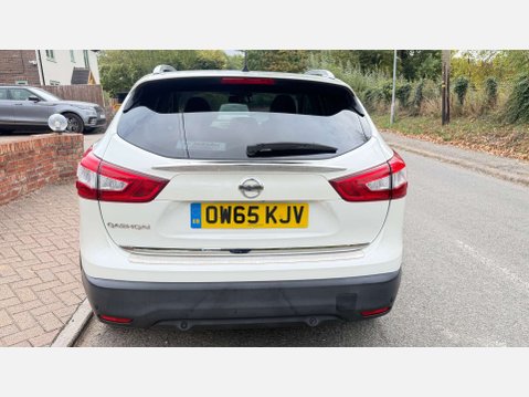 Nissan Qashqai 1.2 Qashqai N-Connecta DiG-T CVT 5dr 13