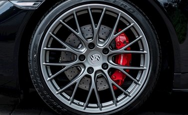 Porsche 911 (991.2) Carrera 4S 10